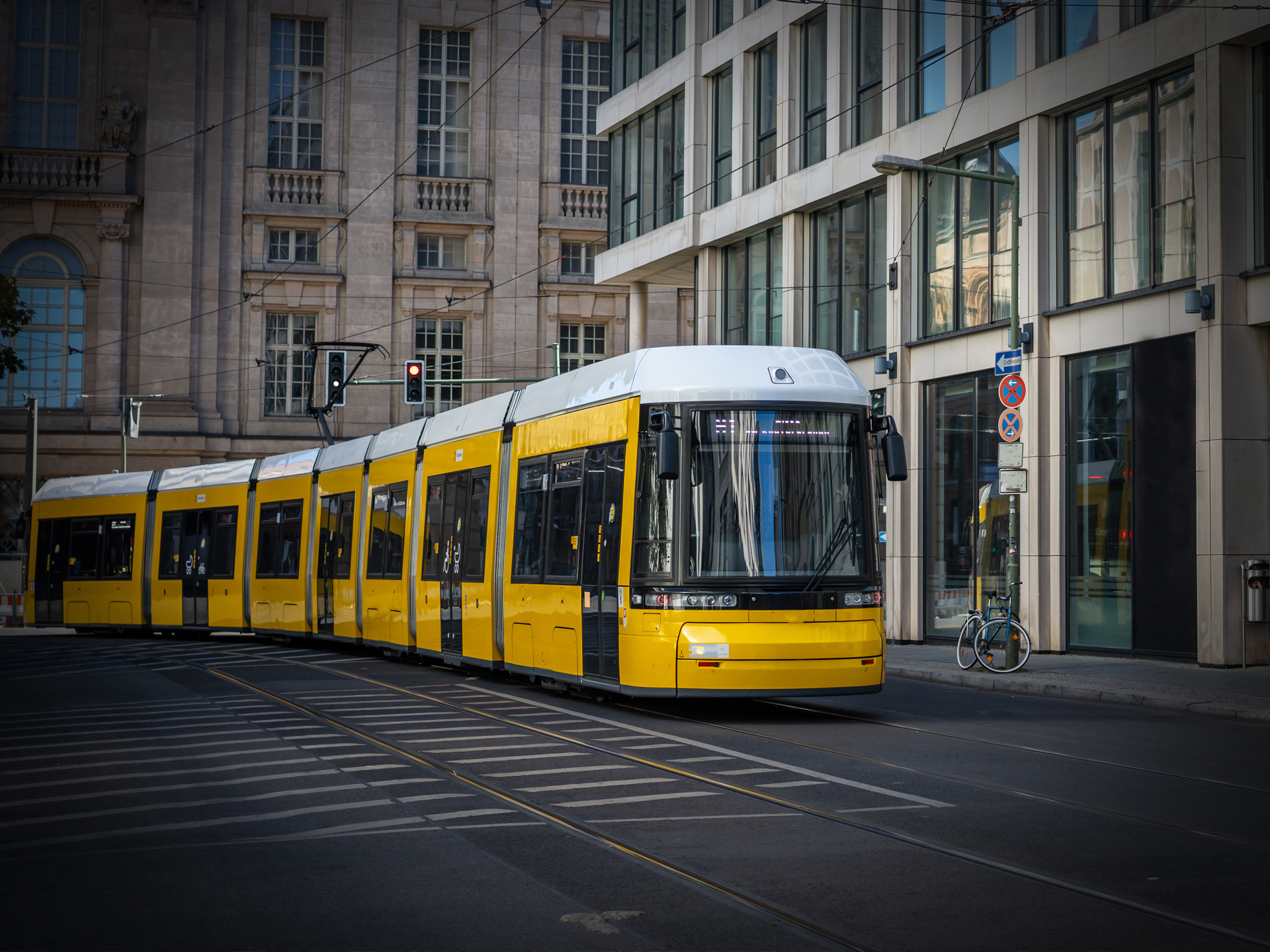 HIGH-PERFORMANCE SYNTHETIC LUBRICANTS FOR TRAMS